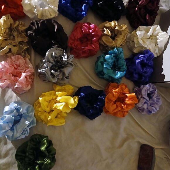 Set of 22 Satin Scrunchies in 22 Colors : BACK TO SCHOOL SALE - Picture 10 of 10